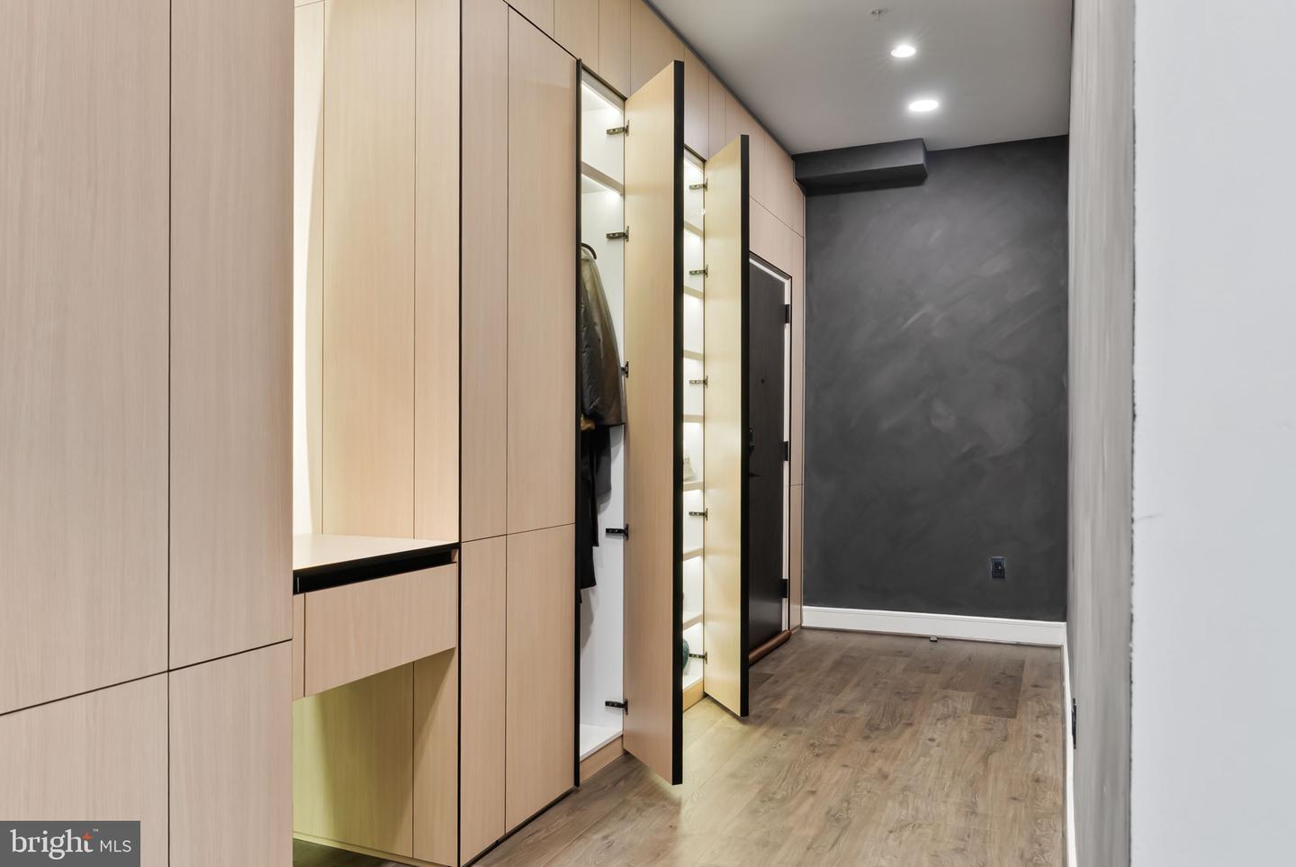 625 SLATERS LN #402, ALEXANDRIA, Virginia 22314, 3 Bedrooms Bedrooms, 3 Rooms Rooms,2 BathroomsBathrooms,Residential,For sale,625 SLATERS LN #402,VAAX2051754 MLS # VAAX2051754 625 SLATERS LN #402, ALEXANDRIA, Virginia 22314, 3 Bedrooms Bedrooms, 3 Rooms Rooms,2 BathroomsBathrooms,Residential,For sale,625 SLATERS LN #402,VAAX2051754 MLS # VAAX2051754