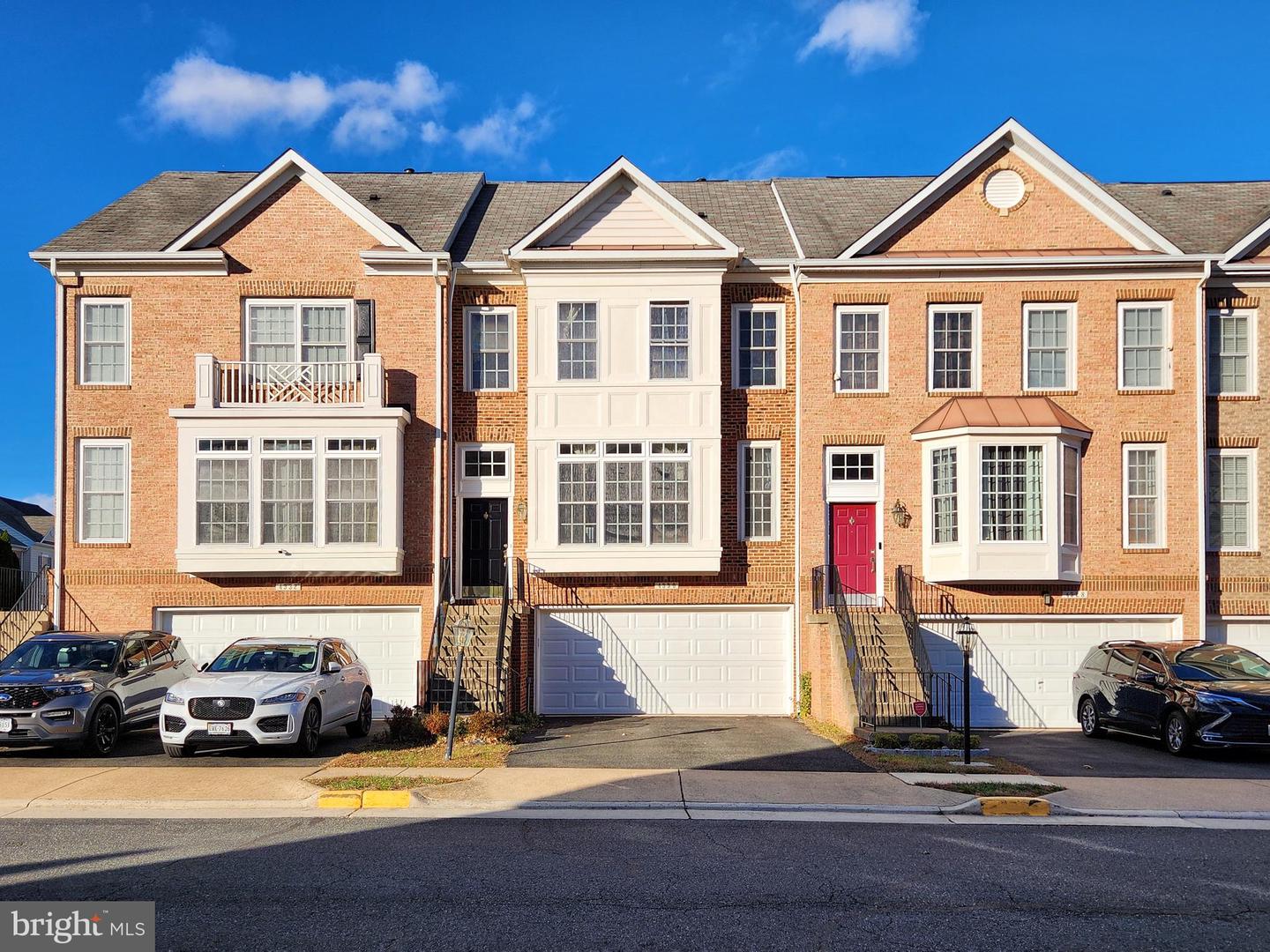 4330 GOLDEN GATE WAY, DUMFRIES, Virginia 22025, 3 Bedrooms Bedrooms, ,3 BathroomsBathrooms,Residential,For sale,4330 GOLDEN GATE WAY,VAPW2107694 MLS # VAPW2107694