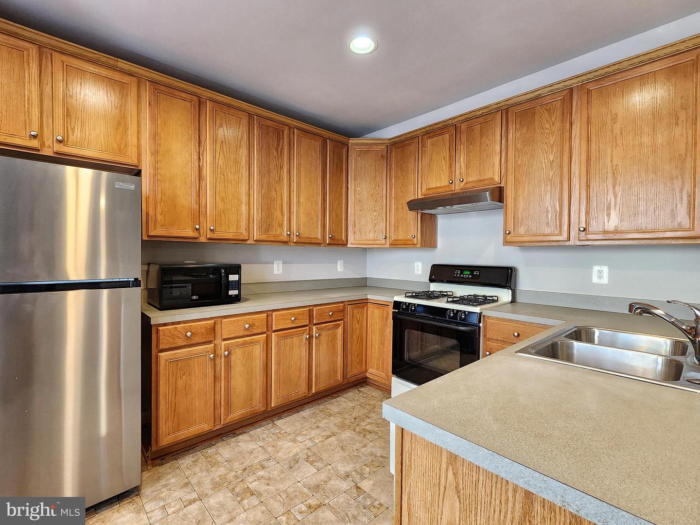 4330 GOLDEN GATE WAY, DUMFRIES, Virginia 22025, 3 Bedrooms Bedrooms, ,3 BathroomsBathrooms,Residential,For sale,4330 GOLDEN GATE WAY,VAPW2107694 MLS # VAPW2107694