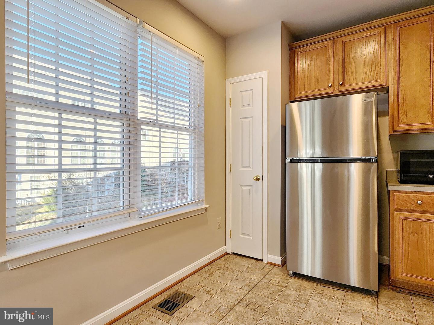 4330 GOLDEN GATE WAY, DUMFRIES, Virginia 22025, 3 Bedrooms Bedrooms, ,3 BathroomsBathrooms,Residential,For sale,4330 GOLDEN GATE WAY,VAPW2107694 MLS # VAPW2107694