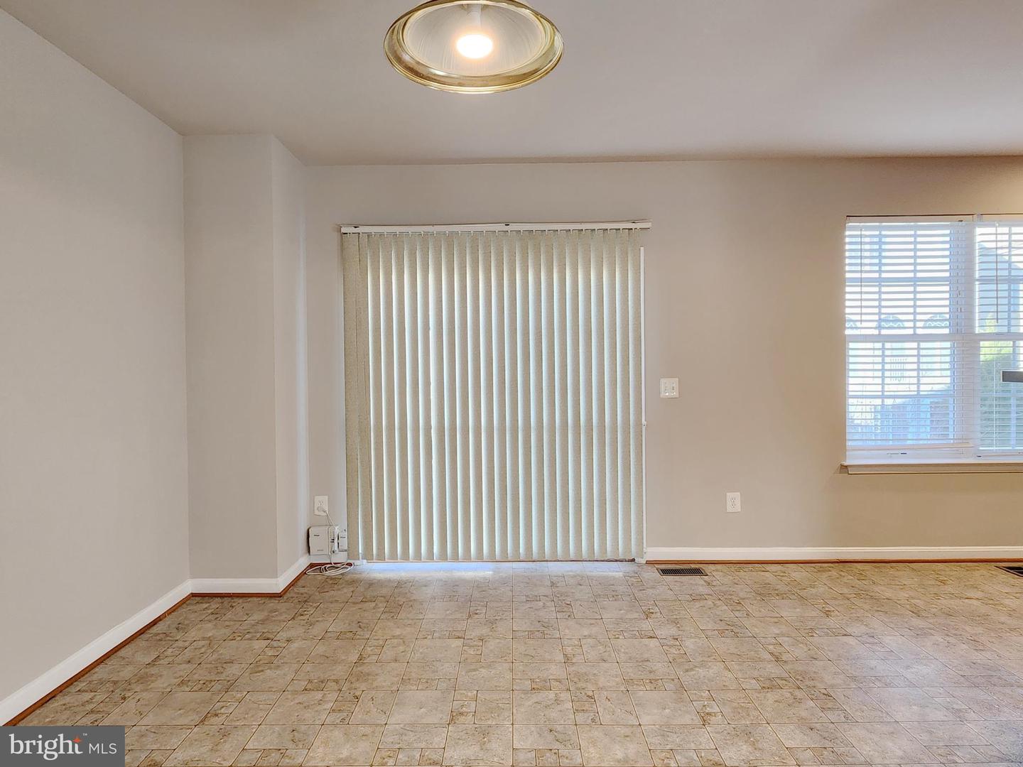 4330 GOLDEN GATE WAY, DUMFRIES, Virginia 22025, 3 Bedrooms Bedrooms, ,3 BathroomsBathrooms,Residential,For sale,4330 GOLDEN GATE WAY,VAPW2107694 MLS # VAPW2107694