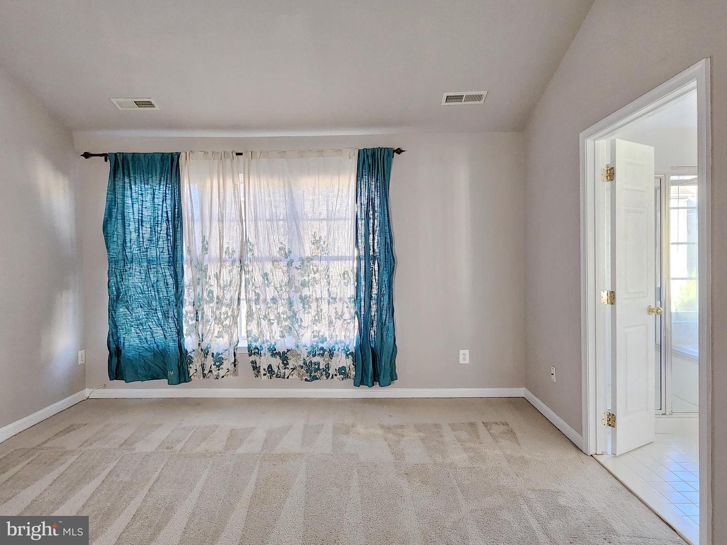 4330 GOLDEN GATE WAY, DUMFRIES, Virginia 22025, 3 Bedrooms Bedrooms, ,3 BathroomsBathrooms,Residential,For sale,4330 GOLDEN GATE WAY,VAPW2107694 MLS # VAPW2107694