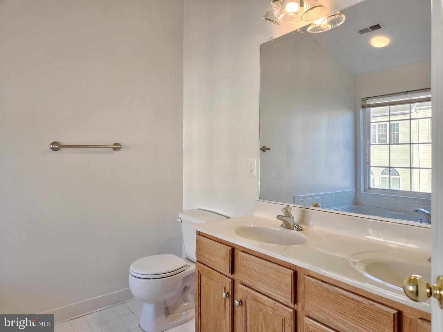 4330 GOLDEN GATE WAY, DUMFRIES, Virginia 22025, 3 Bedrooms Bedrooms, ,3 BathroomsBathrooms,Residential,For sale,4330 GOLDEN GATE WAY,VAPW2107694 MLS # VAPW2107694