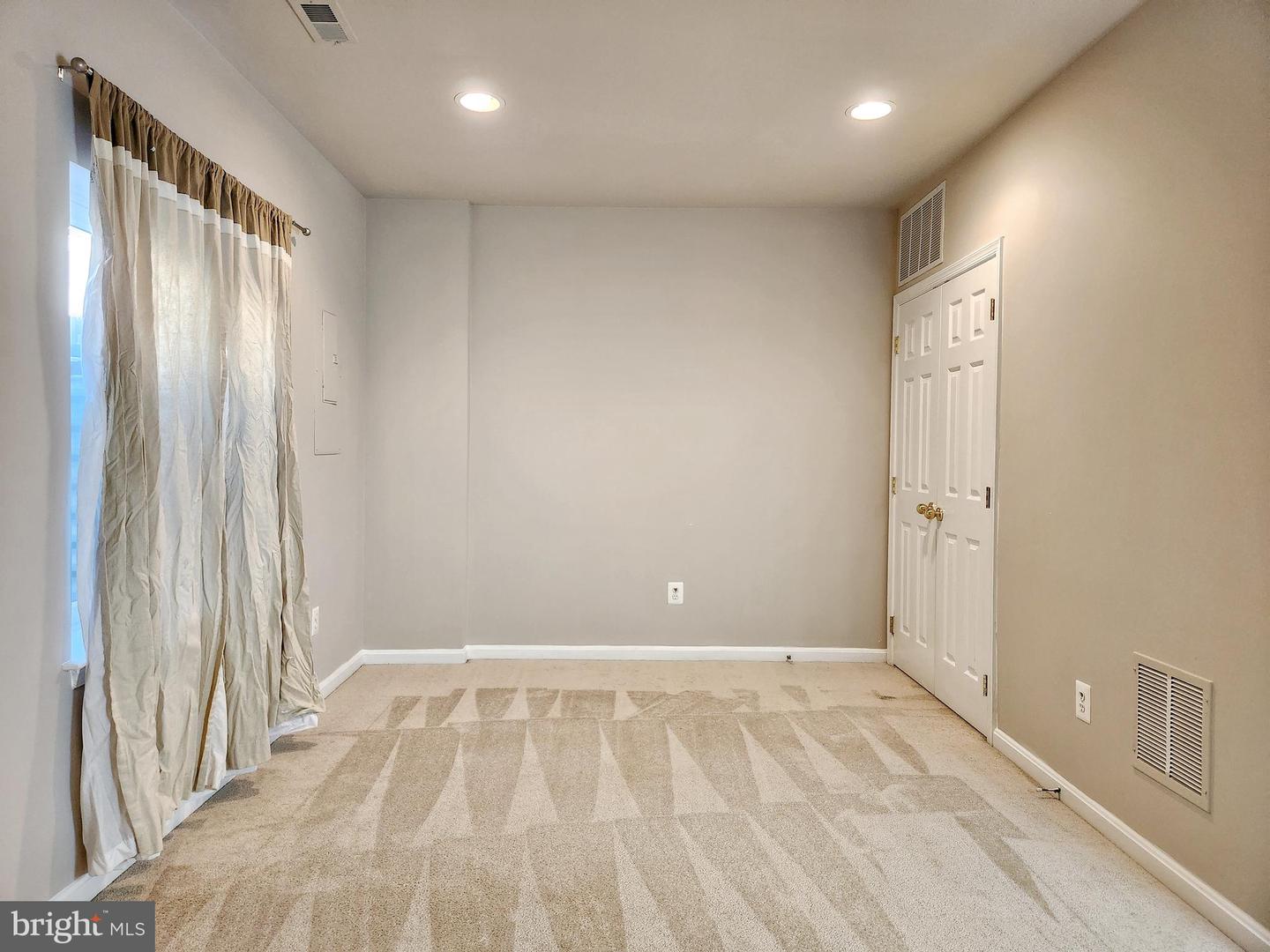 4330 GOLDEN GATE WAY, DUMFRIES, Virginia 22025, 3 Bedrooms Bedrooms, ,3 BathroomsBathrooms,Residential,For sale,4330 GOLDEN GATE WAY,VAPW2107694 MLS # VAPW2107694