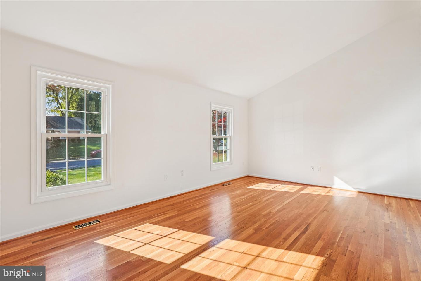 5090 QUEENS WOOD DR, BURKE, Virginia 22015, 4 Bedrooms Bedrooms, ,3 BathroomsBathrooms,Residential,For sale,5090 QUEENS WOOD DR,VAFX2278880 MLS # VAFX2278880