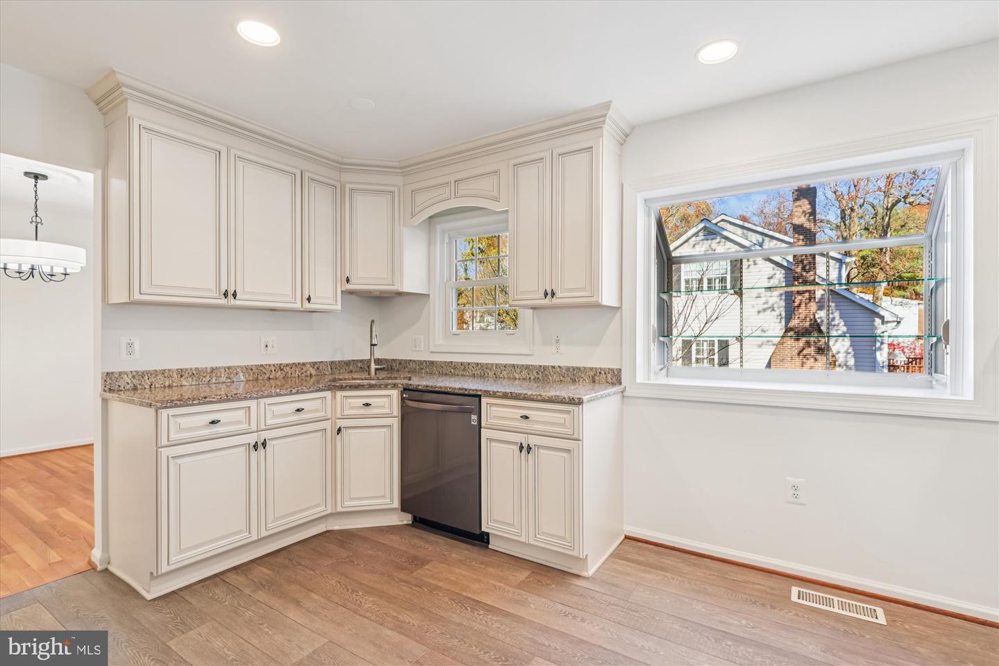 5090 QUEENS WOOD DR, BURKE, Virginia 22015, 4 Bedrooms Bedrooms, ,3 BathroomsBathrooms,Residential,For sale,5090 QUEENS WOOD DR,VAFX2278880 MLS # VAFX2278880