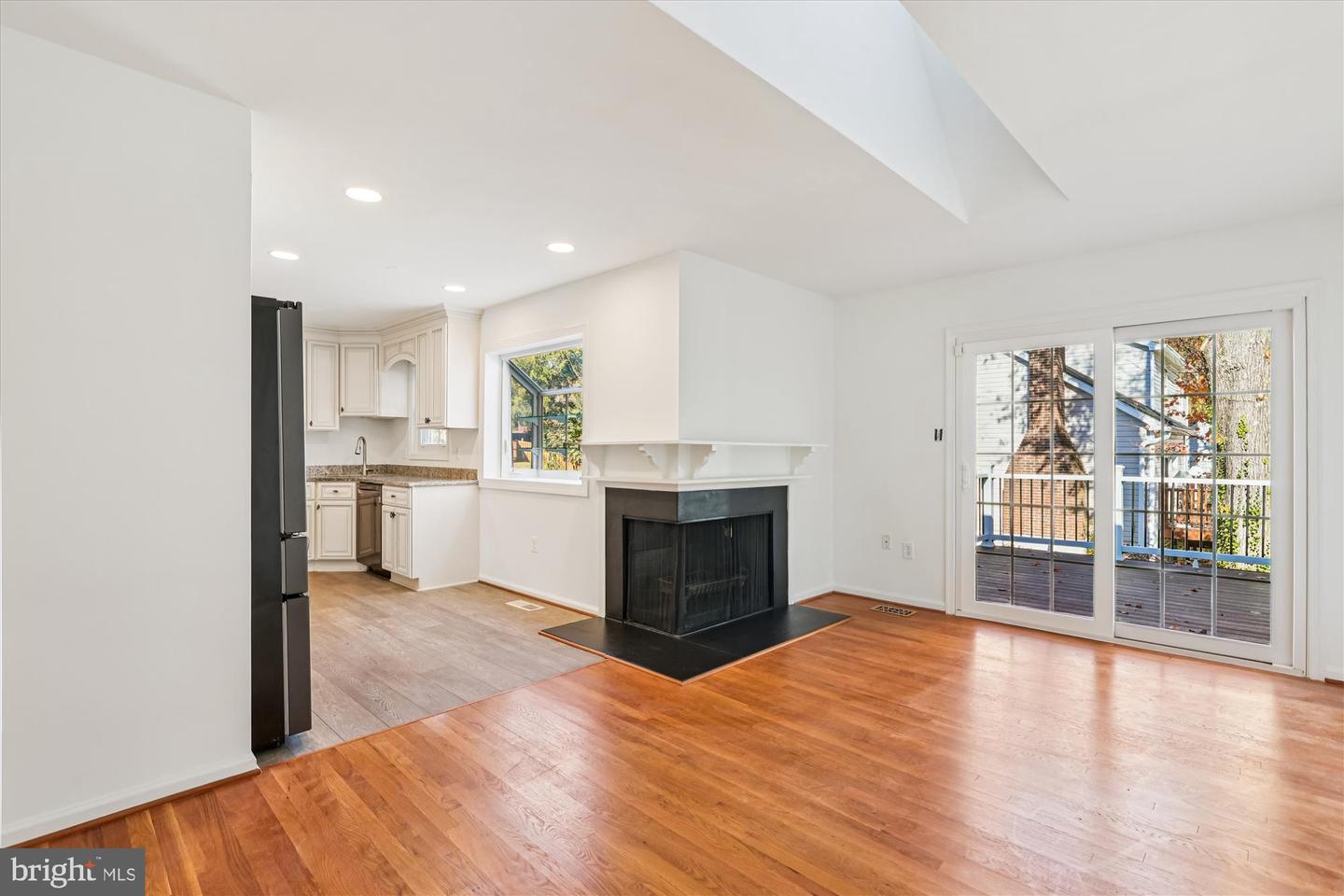 5090 QUEENS WOOD DR, BURKE, Virginia 22015, 4 Bedrooms Bedrooms, ,3 BathroomsBathrooms,Residential,For sale,5090 QUEENS WOOD DR,VAFX2278880 MLS # VAFX2278880