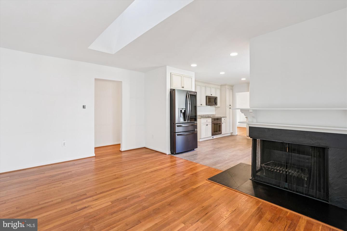 5090 QUEENS WOOD DR, BURKE, Virginia 22015, 4 Bedrooms Bedrooms, ,3 BathroomsBathrooms,Residential,For sale,5090 QUEENS WOOD DR,VAFX2278880 MLS # VAFX2278880