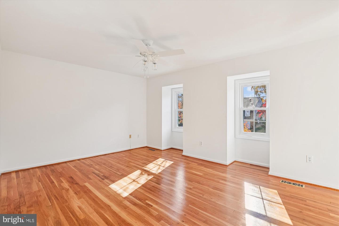 5090 QUEENS WOOD DR, BURKE, Virginia 22015, 4 Bedrooms Bedrooms, ,3 BathroomsBathrooms,Residential,For sale,5090 QUEENS WOOD DR,VAFX2278880 MLS # VAFX2278880