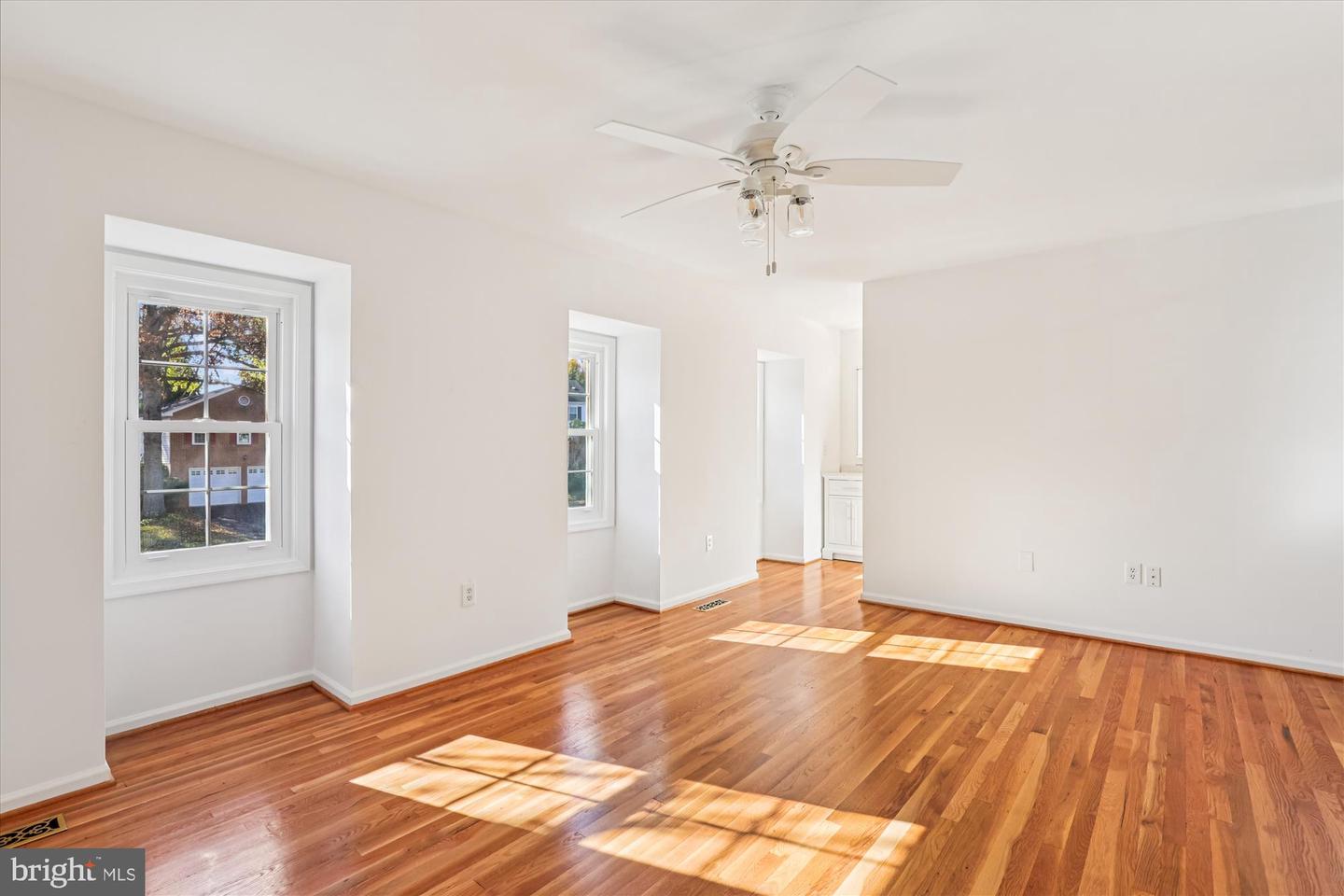 5090 QUEENS WOOD DR, BURKE, Virginia 22015, 4 Bedrooms Bedrooms, ,3 BathroomsBathrooms,Residential,For sale,5090 QUEENS WOOD DR,VAFX2278880 MLS # VAFX2278880