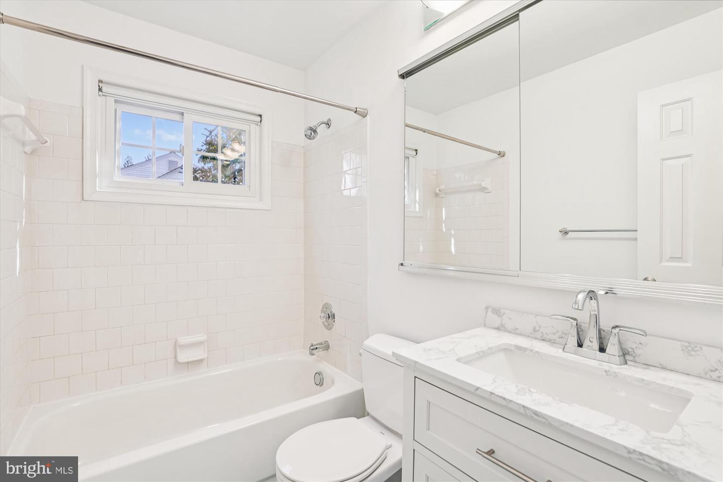 5090 QUEENS WOOD DR, BURKE, Virginia 22015, 4 Bedrooms Bedrooms, ,3 BathroomsBathrooms,Residential,For sale,5090 QUEENS WOOD DR,VAFX2278880 MLS # VAFX2278880