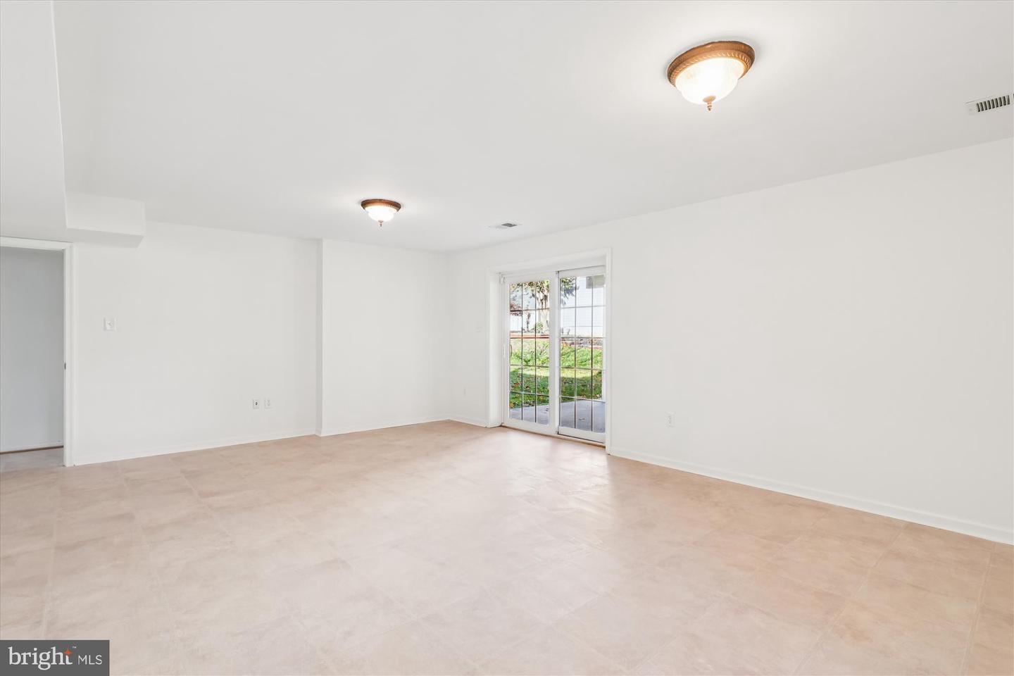 5090 QUEENS WOOD DR, BURKE, Virginia 22015, 4 Bedrooms Bedrooms, ,3 BathroomsBathrooms,Residential,For sale,5090 QUEENS WOOD DR,VAFX2278880 MLS # VAFX2278880