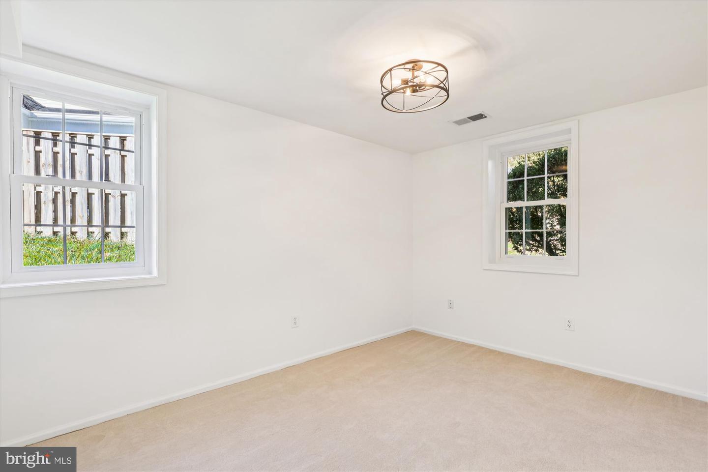 5090 QUEENS WOOD DR, BURKE, Virginia 22015, 4 Bedrooms Bedrooms, ,3 BathroomsBathrooms,Residential,For sale,5090 QUEENS WOOD DR,VAFX2278880 MLS # VAFX2278880