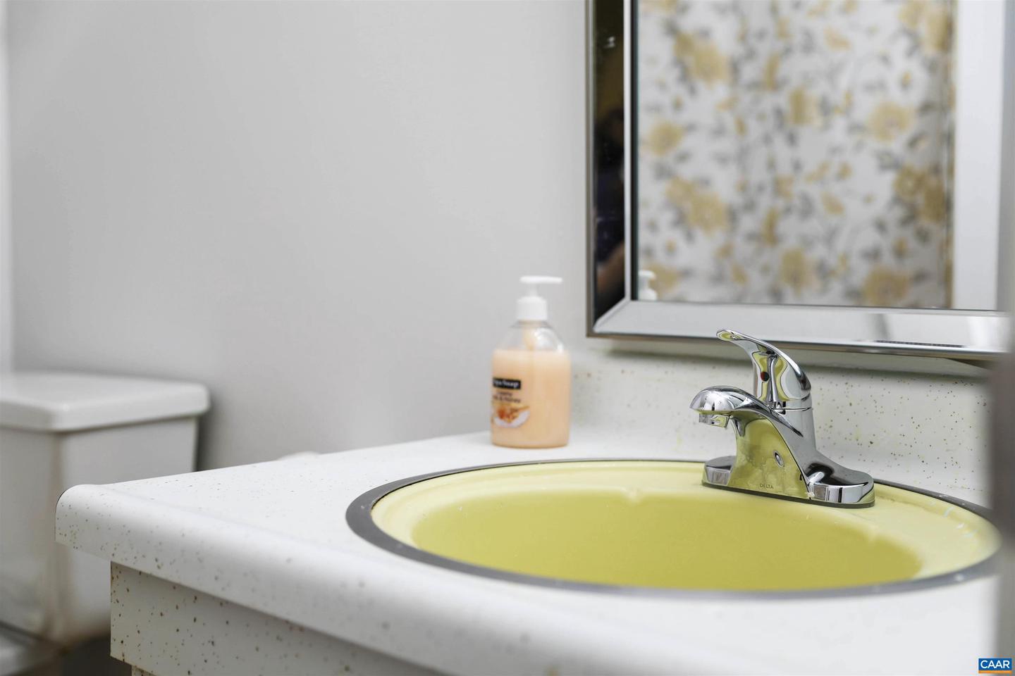 64 MID PARK LN, TROUTDALE, Virginia 24378, 4 Bedrooms Bedrooms, ,1 BathroomBathrooms,Residential,For sale,64 MID PARK LN,671016 MLS # 671016 64 MID PARK LN, TROUTDALE, Virginia 24378, 4 Bedrooms Bedrooms, ,1 BathroomBathrooms,Residential,For sale,64 MID PARK LN,671016 MLS # 671016