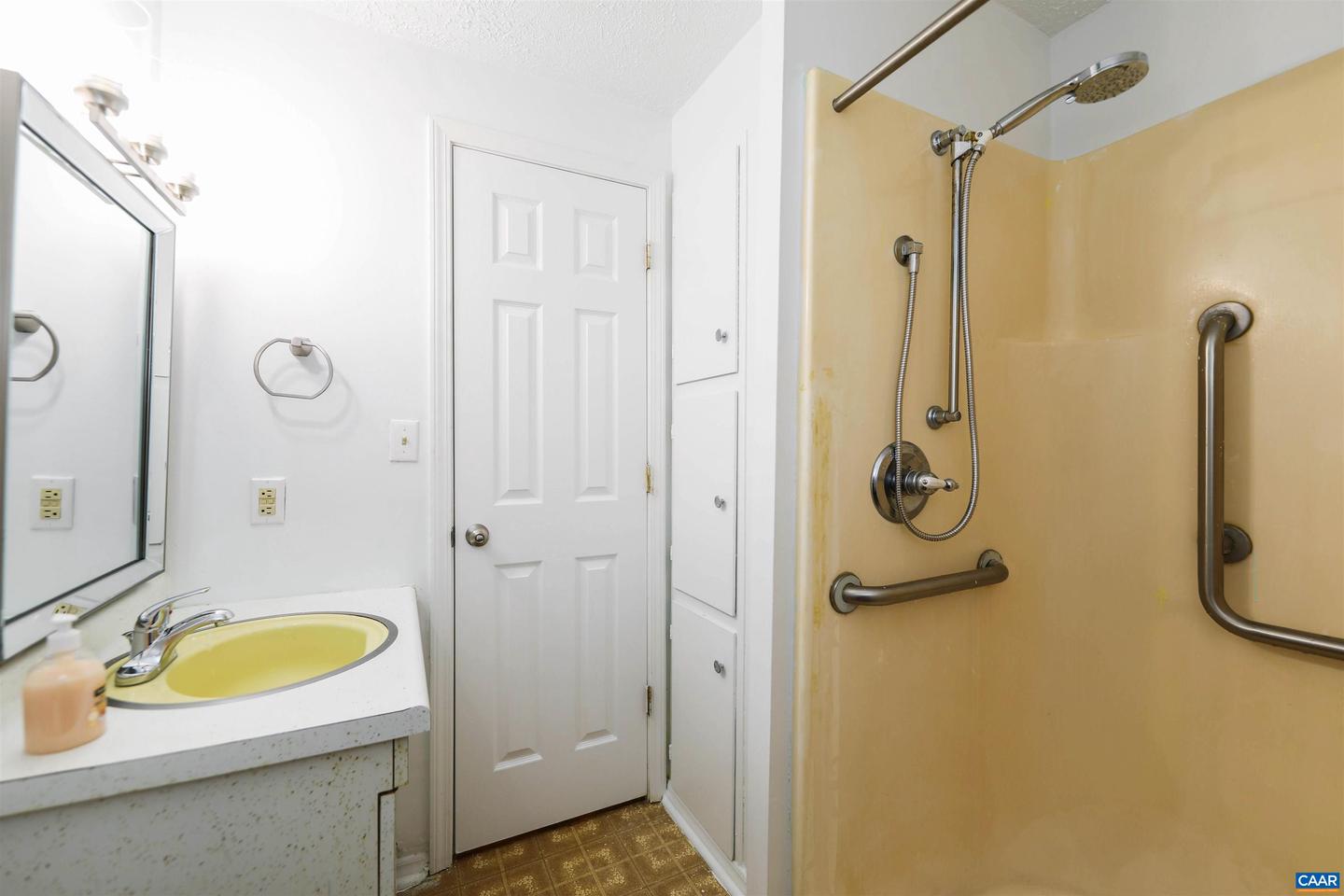 64 MID PARK LN, TROUTDALE, Virginia 24378, 4 Bedrooms Bedrooms, ,1 BathroomBathrooms,Residential,For sale,64 MID PARK LN,671016 MLS # 671016 64 MID PARK LN, TROUTDALE, Virginia 24378, 4 Bedrooms Bedrooms, ,1 BathroomBathrooms,Residential,For sale,64 MID PARK LN,671016 MLS # 671016