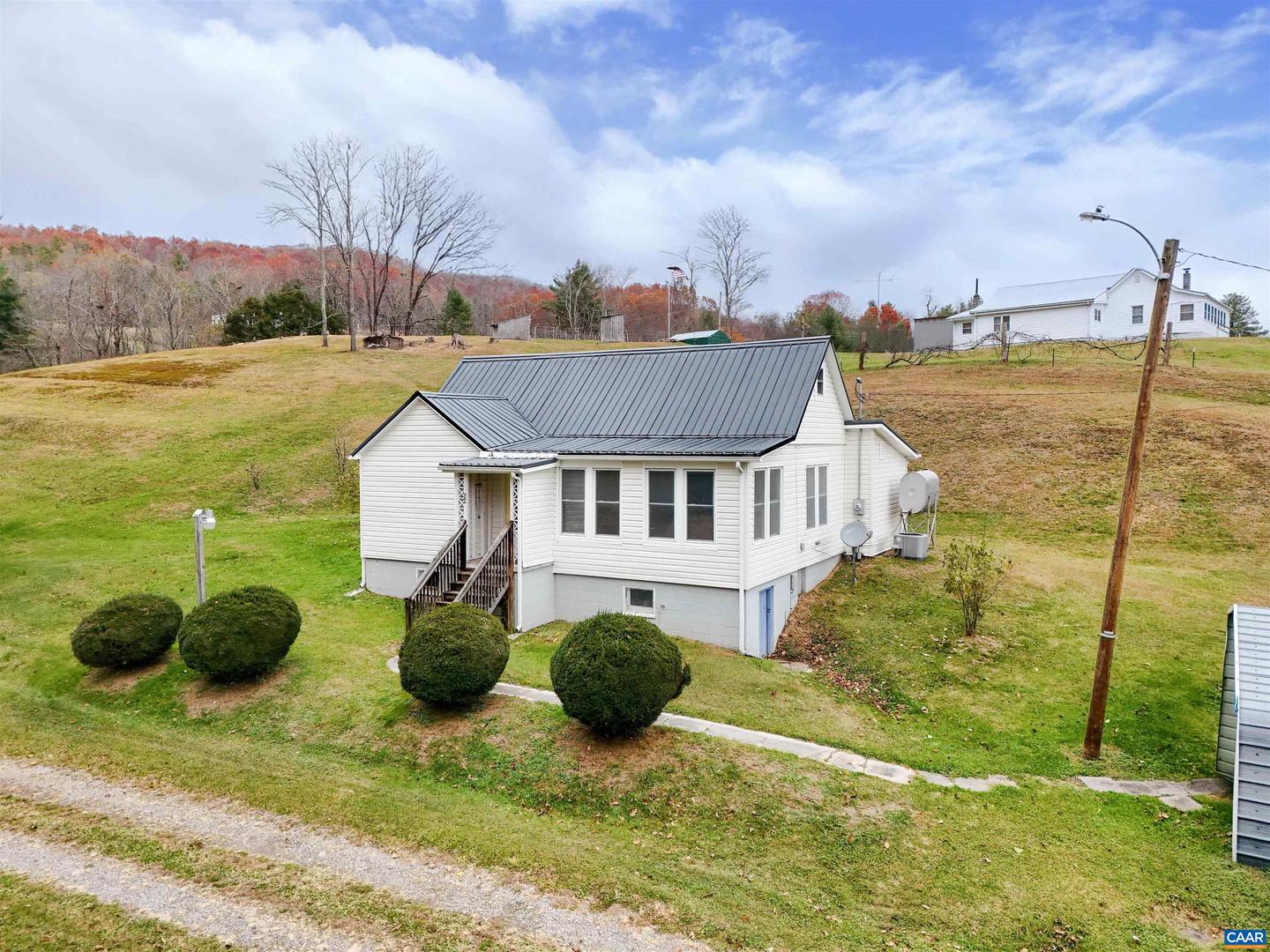 64 MID PARK LN, TROUTDALE, Virginia 24378, 4 Bedrooms Bedrooms, ,1 BathroomBathrooms,Residential,For sale,64 MID PARK LN,671016 MLS # 671016 64 MID PARK LN, TROUTDALE, Virginia 24378, 4 Bedrooms Bedrooms, ,1 BathroomBathrooms,Residential,For sale,64 MID PARK LN,671016 MLS # 671016