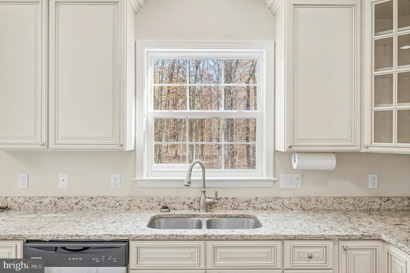 8217 VINTAGE LN, SPOTSYLVANIA, Virginia 22551, 4 Bedrooms Bedrooms, 14 Rooms Rooms,2 BathroomsBathrooms,Residential,For sale,8217 VINTAGE LN,VASP2037554 MLS # VASP2037554