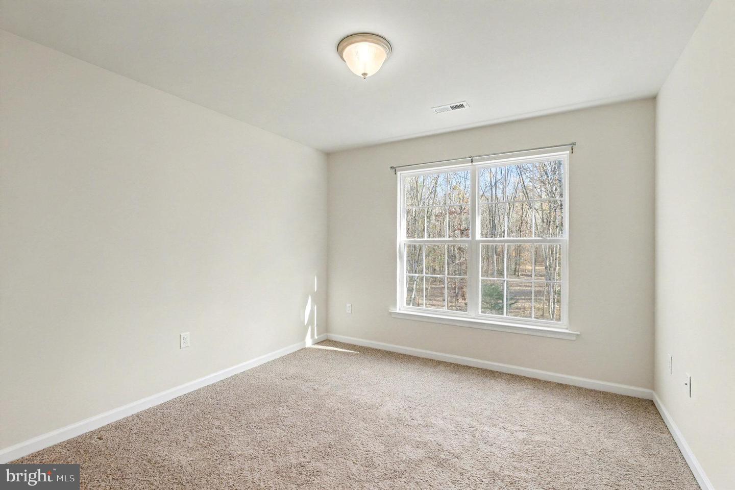 8217 VINTAGE LN, SPOTSYLVANIA, Virginia 22551, 4 Bedrooms Bedrooms, 14 Rooms Rooms,2 BathroomsBathrooms,Residential,For sale,8217 VINTAGE LN,VASP2037554 MLS # VASP2037554