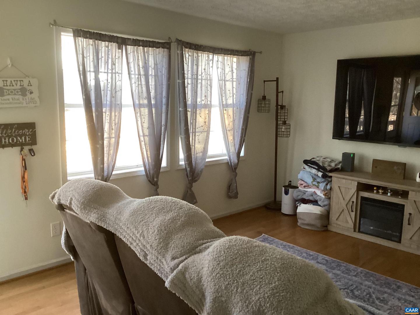 318 SWIFT RUN RD, RUCKERSVILLE, Virginia 22968, 3 Bedrooms Bedrooms, ,1 BathroomBathrooms,Residential,For sale,318 SWIFT RUN RD,671051 MLS # 671051 318 SWIFT RUN RD, RUCKERSVILLE, Virginia 22968, 3 Bedrooms Bedrooms, ,1 BathroomBathrooms,Residential,For sale,318 SWIFT RUN RD,671051 MLS # 671051