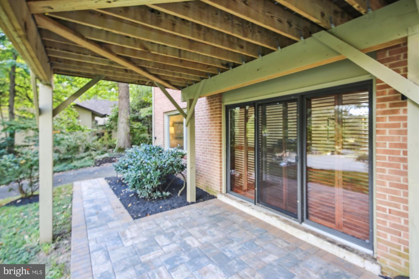 11221 S SHORE RD, RESTON, Virginia 20190, 4 Bedrooms Bedrooms, ,3 BathroomsBathrooms,Residential,For sale,11221 S SHORE RD,VAFX2259606 MLS # VAFX2259606