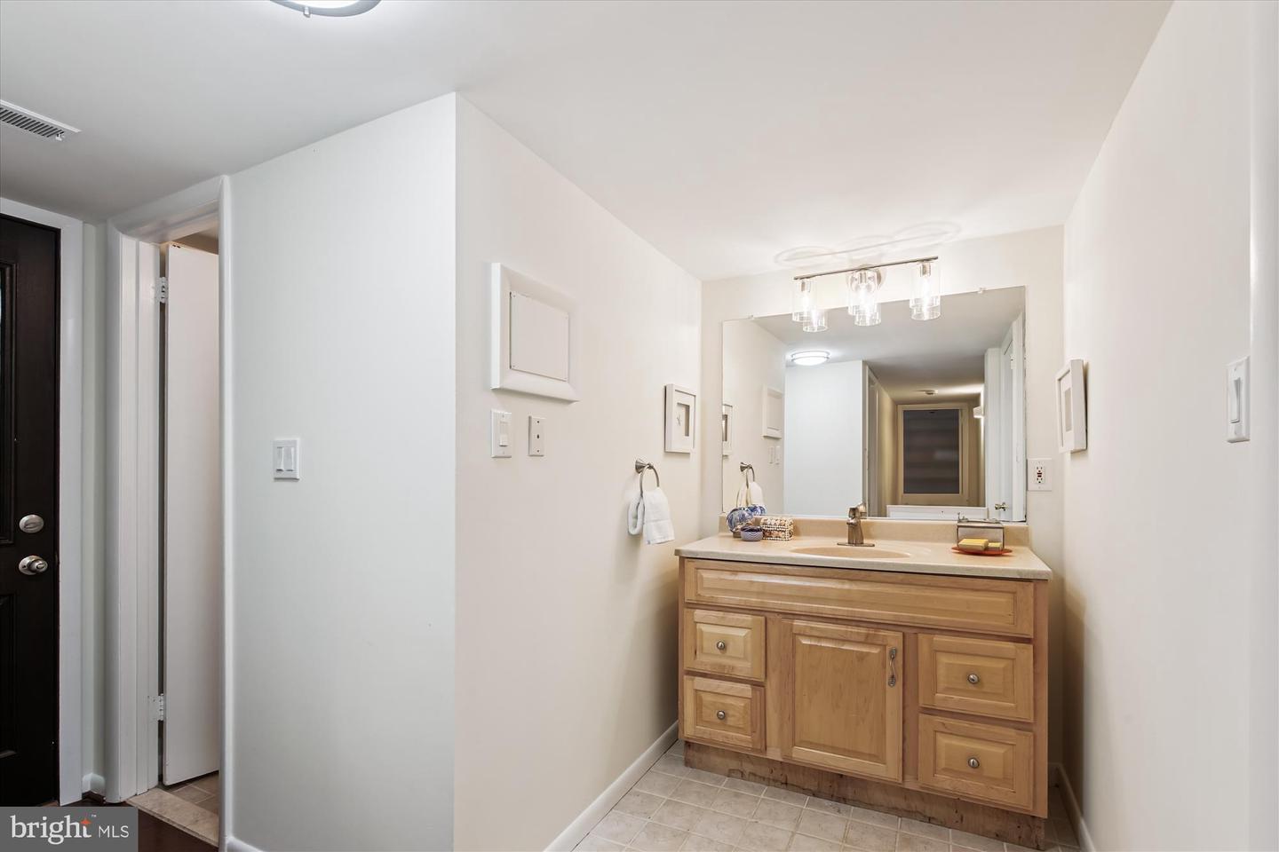 11221 S SHORE RD, RESTON, Virginia 20190, 4 Bedrooms Bedrooms, ,3 BathroomsBathrooms,Residential,For sale,11221 S SHORE RD,VAFX2259606 MLS # VAFX2259606