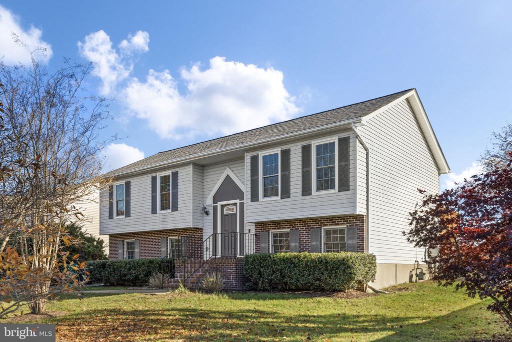 11513 BRIAN DR, FREDERICKSBURG, Virginia 22407, 3 Bedrooms Bedrooms, ,2 BathroomsBathrooms,Residential,11513 BRIAN DR,VASP2037394 MLS # VASP2037394 11513 BRIAN DR, FREDERICKSBURG, Virginia 22407, 3 Bedrooms Bedrooms, ,2 BathroomsBathrooms,Residential,11513 BRIAN DR,VASP2037394 MLS # VASP2037394