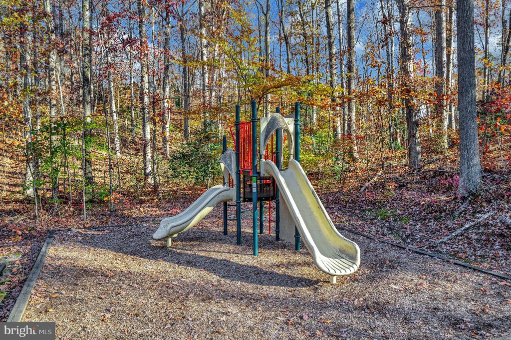 9406 BRAKEN CT, FREDERICKSBURG, Virginia 22408, 4 Bedrooms Bedrooms, ,3 BathroomsBathrooms,Residential,9406 BRAKEN CT,VASP2037562 MLS # VASP2037562 9406 BRAKEN CT, FREDERICKSBURG, Virginia 22408, 4 Bedrooms Bedrooms, ,3 BathroomsBathrooms,Residential,9406 BRAKEN CT,VASP2037562 MLS # VASP2037562