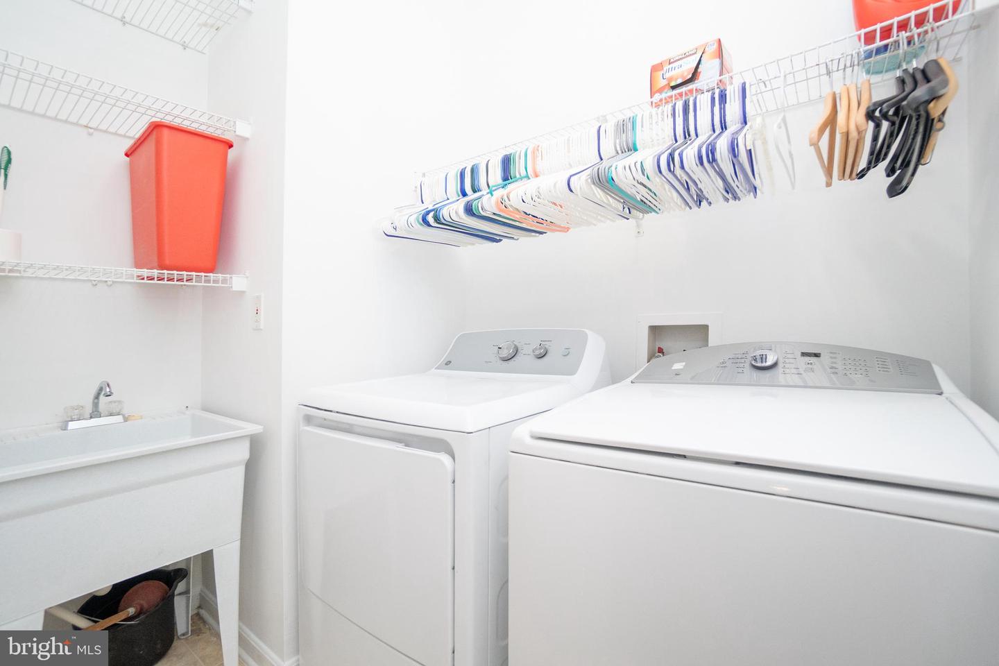 5662 CARIBBEAN CT, HAYMARKET, Virginia 20169, 5 Bedrooms Bedrooms, ,4 BathroomsBathrooms,Residential,For sale,5662 CARIBBEAN CT,VAPW2102622 MLS # VAPW2102622