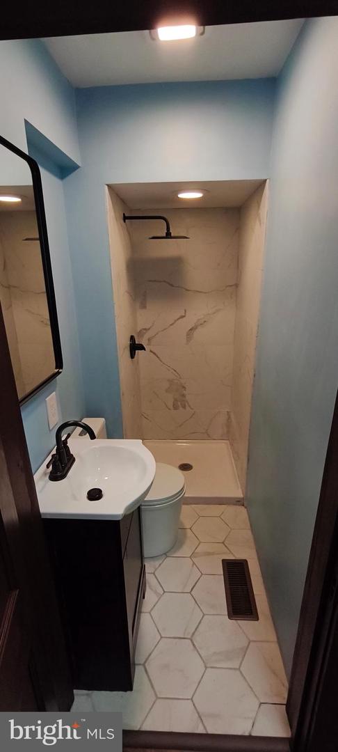 221 S WASHINGTON AVE, PULASKI, Virginia 24301, 4 Bedrooms Bedrooms, 7 Rooms Rooms,2 BathroomsBathrooms,Residential,For sale,221 S WASHINGTON AVE,VAPU2000040 MLS # VAPU2000040