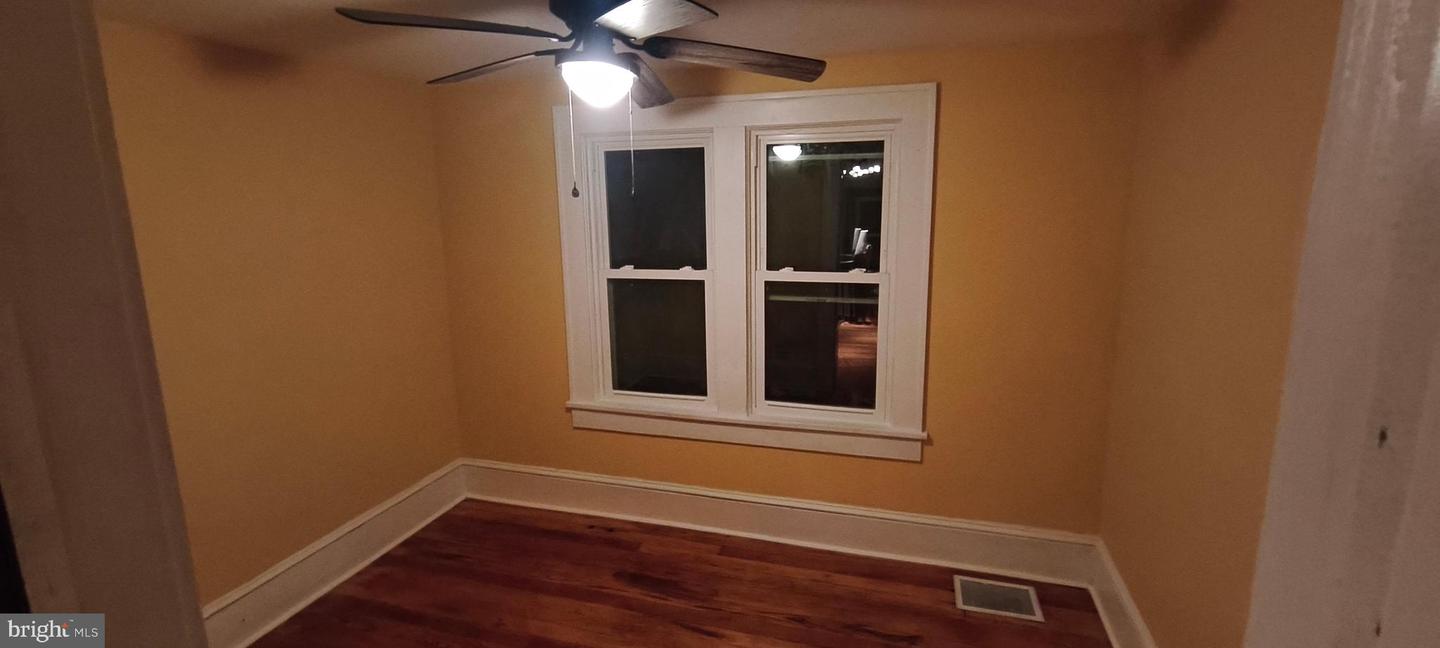 221 S WASHINGTON AVE, PULASKI, Virginia 24301, 4 Bedrooms Bedrooms, 7 Rooms Rooms,2 BathroomsBathrooms,Residential,For sale,221 S WASHINGTON AVE,VAPU2000040 MLS # VAPU2000040