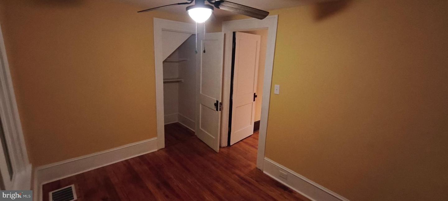 221 S WASHINGTON AVE, PULASKI, Virginia 24301, 4 Bedrooms Bedrooms, 7 Rooms Rooms,2 BathroomsBathrooms,Residential,For sale,221 S WASHINGTON AVE,VAPU2000040 MLS # VAPU2000040