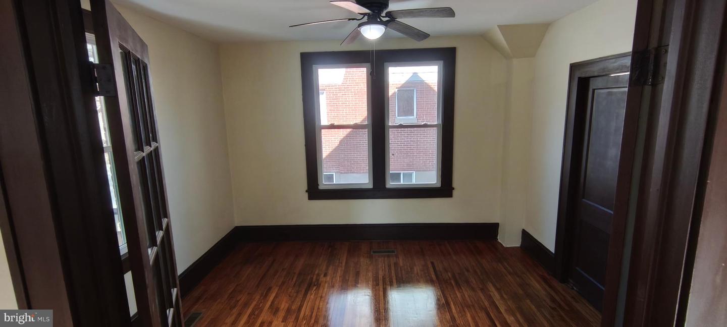 221 S WASHINGTON AVE, PULASKI, Virginia 24301, 4 Bedrooms Bedrooms, 7 Rooms Rooms,2 BathroomsBathrooms,Residential,For sale,221 S WASHINGTON AVE,VAPU2000040 MLS # VAPU2000040