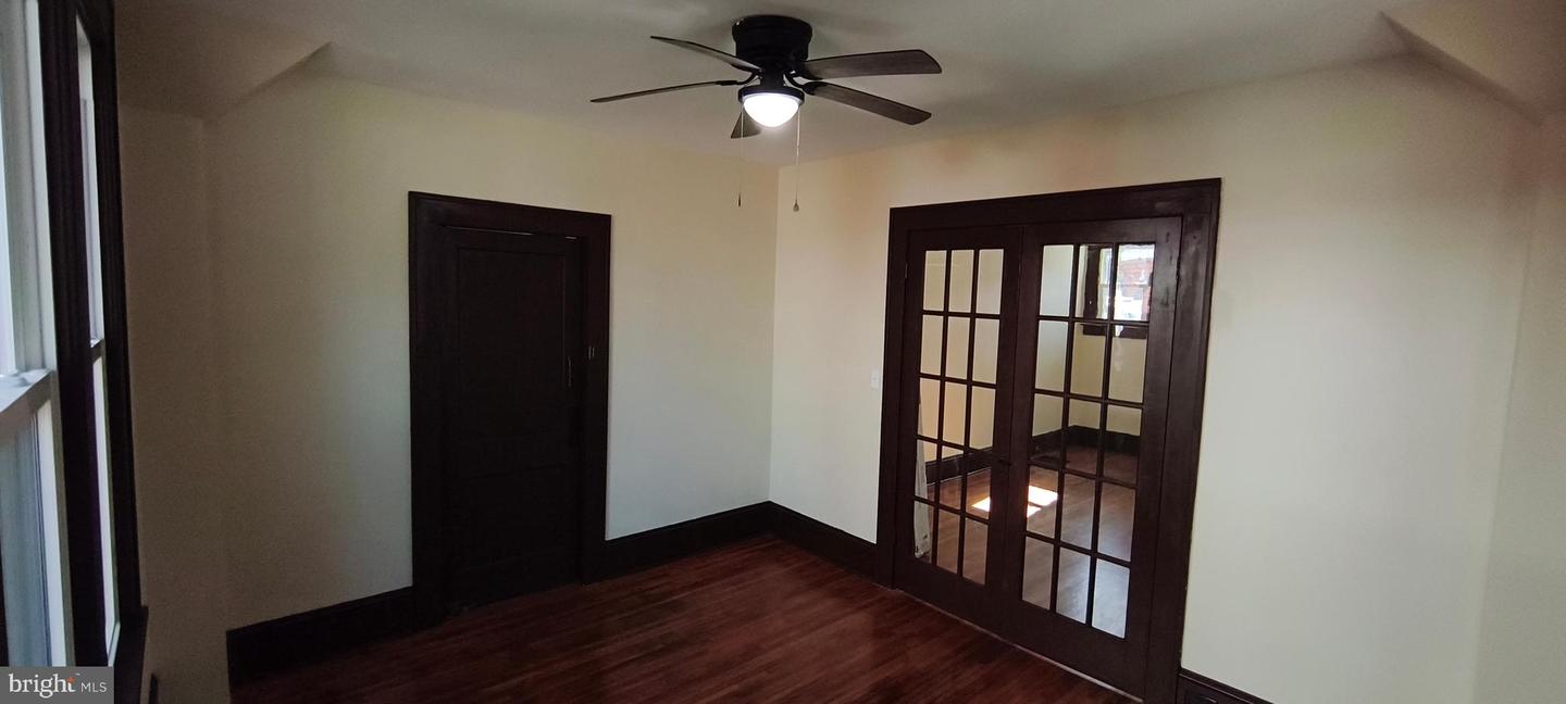 221 S WASHINGTON AVE, PULASKI, Virginia 24301, 4 Bedrooms Bedrooms, 7 Rooms Rooms,2 BathroomsBathrooms,Residential,For sale,221 S WASHINGTON AVE,VAPU2000040 MLS # VAPU2000040