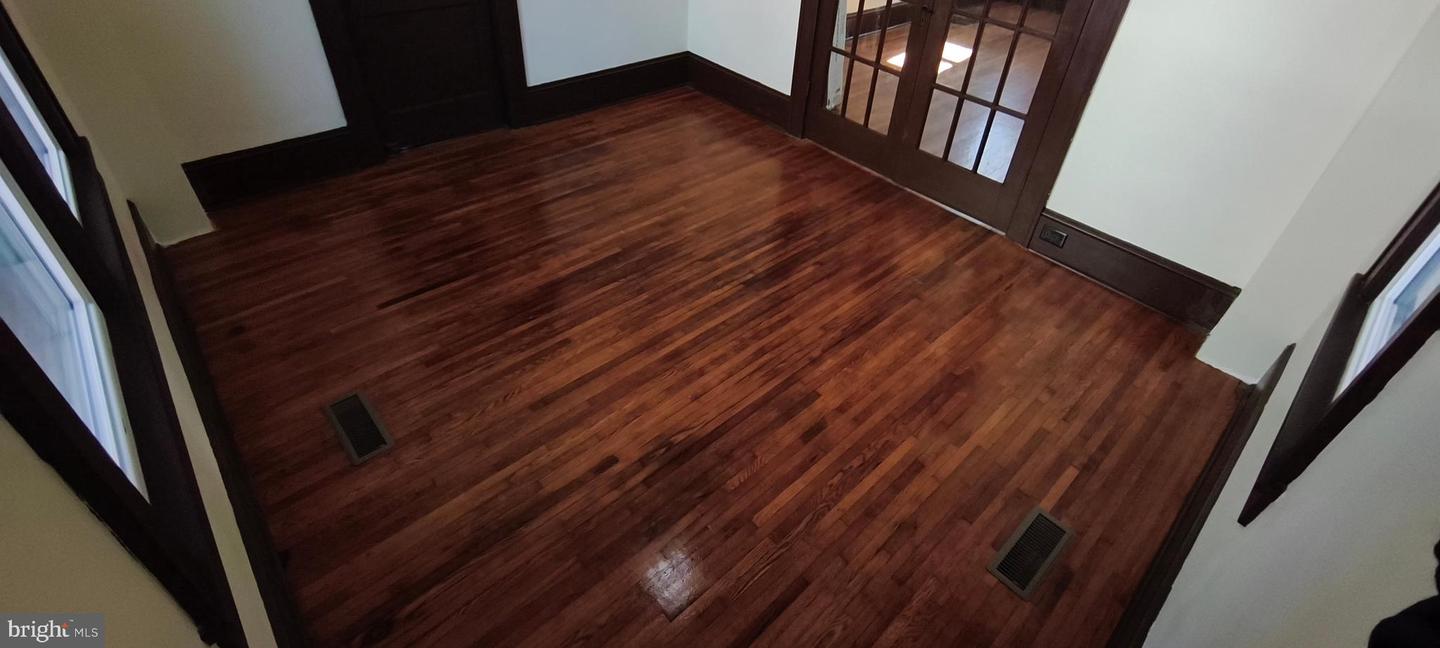 221 S WASHINGTON AVE, PULASKI, Virginia 24301, 4 Bedrooms Bedrooms, 7 Rooms Rooms,2 BathroomsBathrooms,Residential,For sale,221 S WASHINGTON AVE,VAPU2000040 MLS # VAPU2000040