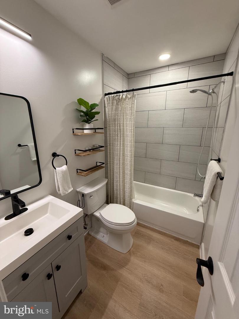 5233 LEE HWY, WARRENTON, Virginia 20187, 5 Bedrooms Bedrooms, 9 Rooms Rooms,3 BathroomsBathrooms,Residential,For sale,5233 LEE HWY,VAFQ2018380 MLS # VAFQ2018380 5233 LEE HWY, WARRENTON, Virginia 20187, 5 Bedrooms Bedrooms, 9 Rooms Rooms,3 BathroomsBathrooms,Residential,For sale,5233 LEE HWY,VAFQ2018380 MLS # VAFQ2018380