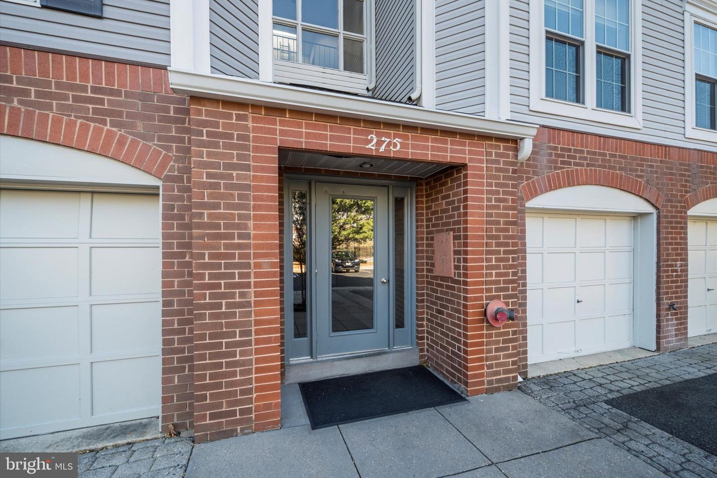 275 S PICKETT ST #102, ALEXANDRIA, Virginia 22304, 1 Bedroom Bedrooms, ,1 BathroomBathrooms,Residential,For sale,275 S PICKETT ST #102,VAAX2050180 MLS # VAAX2050180