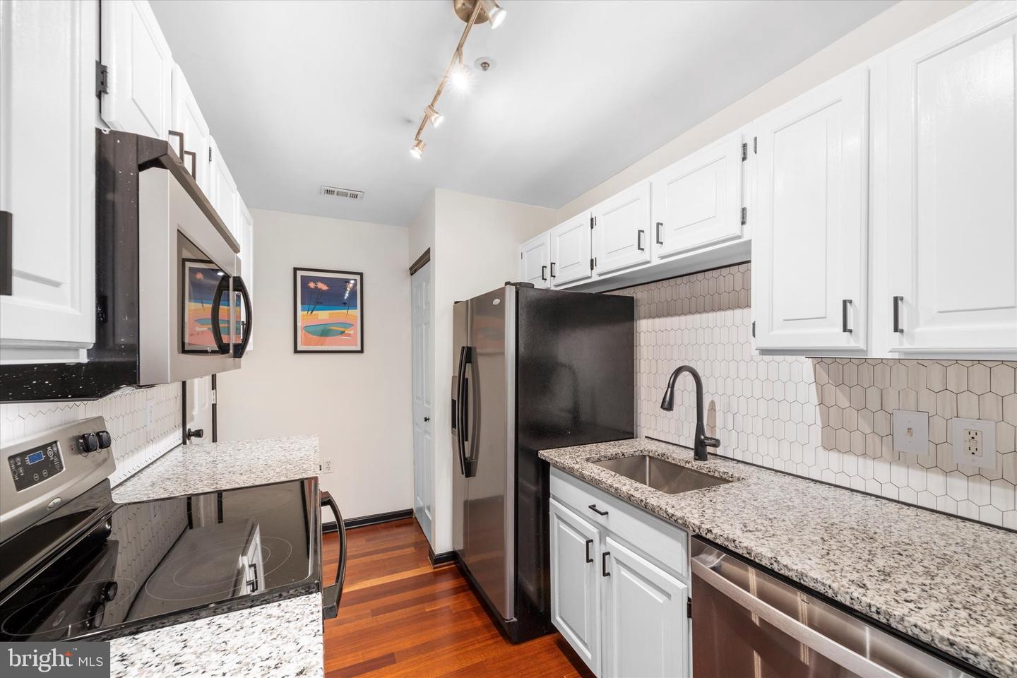 275 S PICKETT ST #102, ALEXANDRIA, Virginia 22304, 1 Bedroom Bedrooms, ,1 BathroomBathrooms,Residential,For sale,275 S PICKETT ST #102,VAAX2050180 MLS # VAAX2050180
