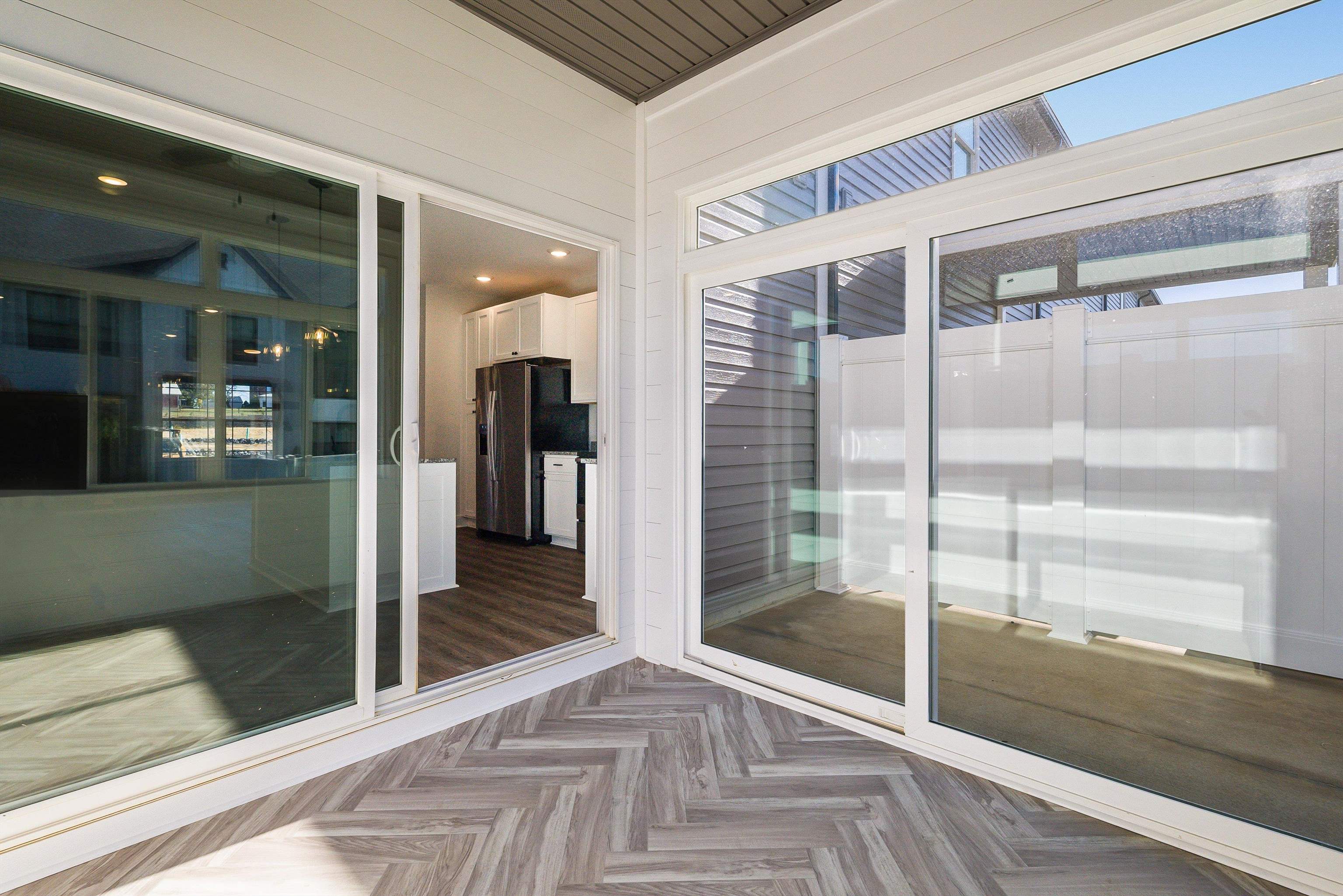 Upgrade your townhome with this amazing sunroom off the kitchen/dining area Upgrade your townhome with this amazing sunroom off the kitchen/dining area