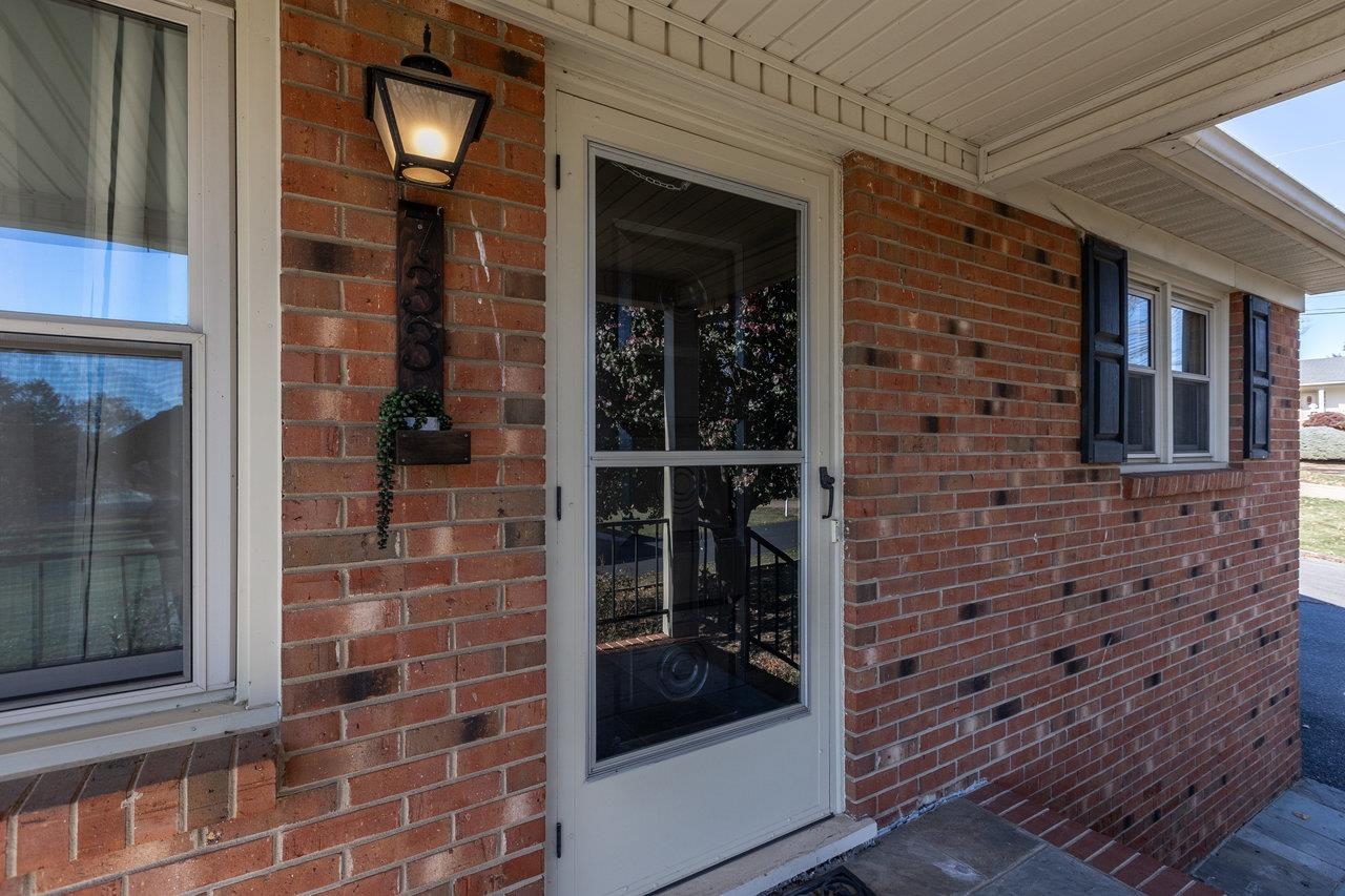 733 HILLVIEW DR, DAYTON, Virginia 22821, 4 Bedrooms Bedrooms, ,2 BathroomsBathrooms,Residential,733 HILLVIEW DR,671063 MLS # 671063 733 HILLVIEW DR, DAYTON, Virginia 22821, 4 Bedrooms Bedrooms, ,2 BathroomsBathrooms,Residential,733 HILLVIEW DR,671063 MLS # 671063