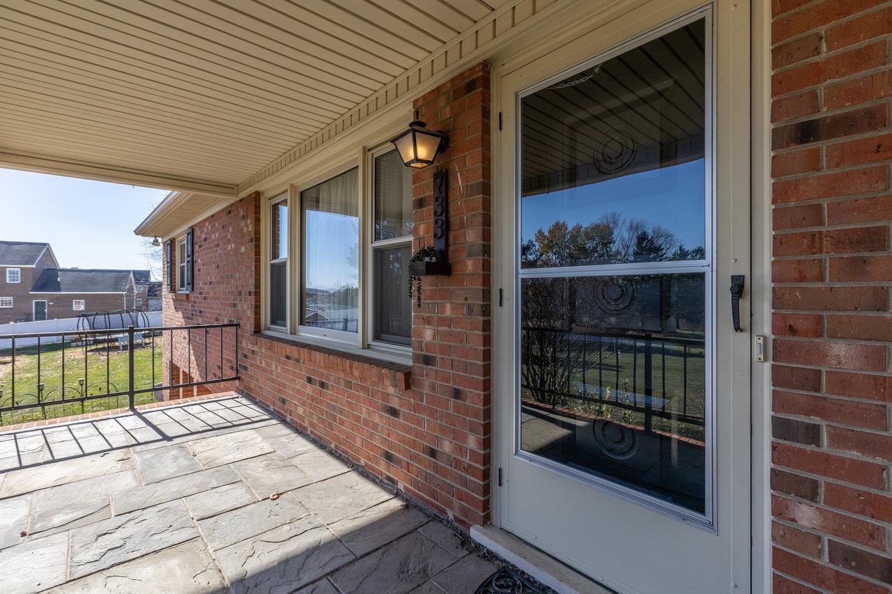 733 HILLVIEW DR, DAYTON, Virginia 22821, 4 Bedrooms Bedrooms, ,2 BathroomsBathrooms,Residential,733 HILLVIEW DR,671063 MLS # 671063 733 HILLVIEW DR, DAYTON, Virginia 22821, 4 Bedrooms Bedrooms, ,2 BathroomsBathrooms,Residential,733 HILLVIEW DR,671063 MLS # 671063