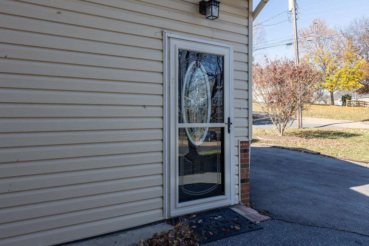 733 HILLVIEW DR, DAYTON, Virginia 22821, 4 Bedrooms Bedrooms, ,2 BathroomsBathrooms,Residential,733 HILLVIEW DR,671063 MLS # 671063 733 HILLVIEW DR, DAYTON, Virginia 22821, 4 Bedrooms Bedrooms, ,2 BathroomsBathrooms,Residential,733 HILLVIEW DR,671063 MLS # 671063