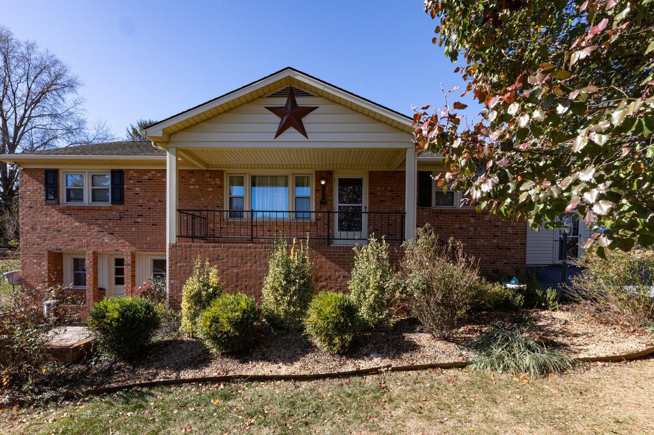 733 HILLVIEW DR, DAYTON, Virginia 22821, 4 Bedrooms Bedrooms, ,2 BathroomsBathrooms,Residential,733 HILLVIEW DR,671063 MLS # 671063 733 HILLVIEW DR, DAYTON, Virginia 22821, 4 Bedrooms Bedrooms, ,2 BathroomsBathrooms,Residential,733 HILLVIEW DR,671063 MLS # 671063