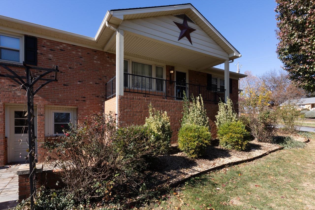 733 HILLVIEW DR, DAYTON, Virginia 22821, 4 Bedrooms Bedrooms, ,2 BathroomsBathrooms,Residential,733 HILLVIEW DR,671063 MLS # 671063 733 HILLVIEW DR, DAYTON, Virginia 22821, 4 Bedrooms Bedrooms, ,2 BathroomsBathrooms,Residential,733 HILLVIEW DR,671063 MLS # 671063