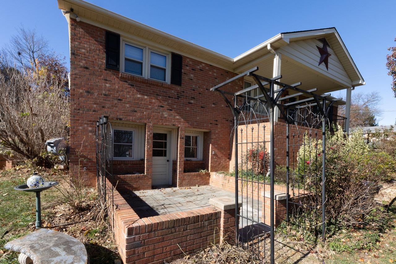 733 HILLVIEW DR, DAYTON, Virginia 22821, 4 Bedrooms Bedrooms, ,2 BathroomsBathrooms,Residential,733 HILLVIEW DR,671063 MLS # 671063 733 HILLVIEW DR, DAYTON, Virginia 22821, 4 Bedrooms Bedrooms, ,2 BathroomsBathrooms,Residential,733 HILLVIEW DR,671063 MLS # 671063