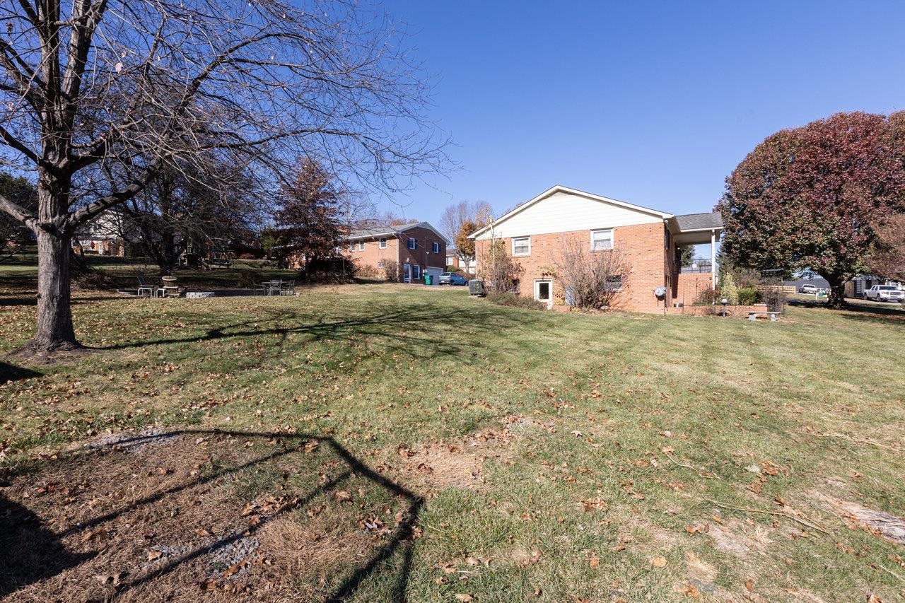 733 HILLVIEW DR, DAYTON, Virginia 22821, 4 Bedrooms Bedrooms, ,2 BathroomsBathrooms,Residential,733 HILLVIEW DR,671063 MLS # 671063 733 HILLVIEW DR, DAYTON, Virginia 22821, 4 Bedrooms Bedrooms, ,2 BathroomsBathrooms,Residential,733 HILLVIEW DR,671063 MLS # 671063