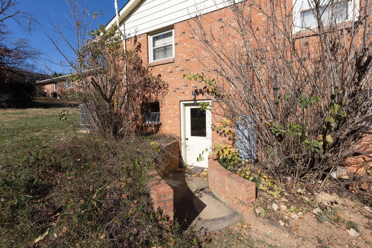 733 HILLVIEW DR, DAYTON, Virginia 22821, 4 Bedrooms Bedrooms, ,2 BathroomsBathrooms,Residential,733 HILLVIEW DR,671063 MLS # 671063 733 HILLVIEW DR, DAYTON, Virginia 22821, 4 Bedrooms Bedrooms, ,2 BathroomsBathrooms,Residential,733 HILLVIEW DR,671063 MLS # 671063