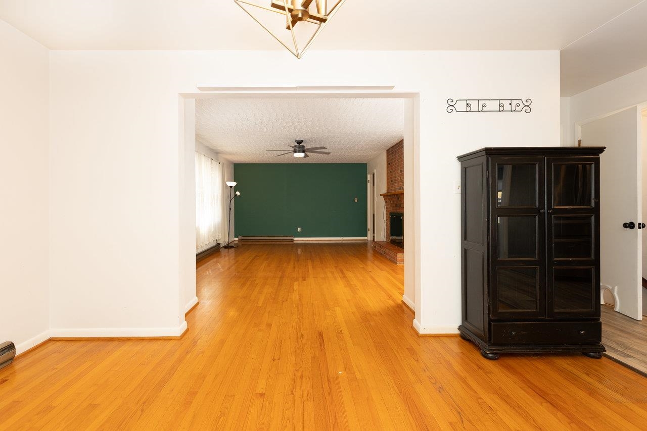 733 HILLVIEW DR, DAYTON, Virginia 22821, 4 Bedrooms Bedrooms, ,2 BathroomsBathrooms,Residential,733 HILLVIEW DR,671063 MLS # 671063 733 HILLVIEW DR, DAYTON, Virginia 22821, 4 Bedrooms Bedrooms, ,2 BathroomsBathrooms,Residential,733 HILLVIEW DR,671063 MLS # 671063