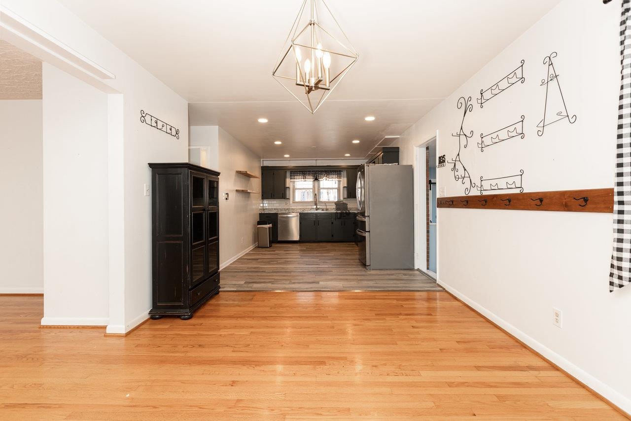 733 HILLVIEW DR, DAYTON, Virginia 22821, 4 Bedrooms Bedrooms, ,2 BathroomsBathrooms,Residential,733 HILLVIEW DR,671063 MLS # 671063 733 HILLVIEW DR, DAYTON, Virginia 22821, 4 Bedrooms Bedrooms, ,2 BathroomsBathrooms,Residential,733 HILLVIEW DR,671063 MLS # 671063