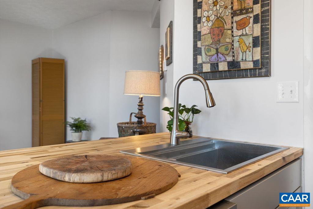 800 LAURELWOOD CONDOS, WINTERGREEN RESORT, Virginia 22967, 1 Bedroom Bedrooms, ,1 BathroomBathrooms,Residential,800 LAURELWOOD CONDOS,671074 MLS # 671074