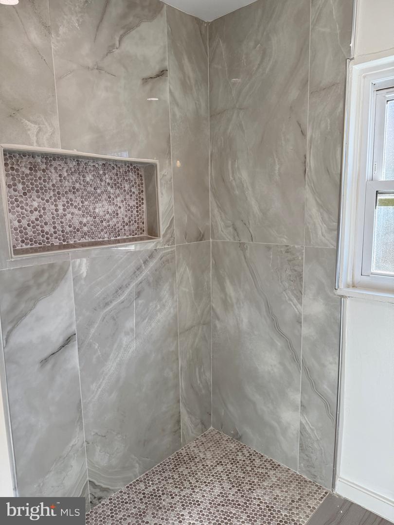 6918 RANDOLPH MACON DR, ALEXANDRIA, Virginia 22307, 3 Bedrooms Bedrooms, ,3 BathroomsBathrooms,Residential,For sale,6918 RANDOLPH MACON DR,VAFX2274628 MLS # VAFX2274628